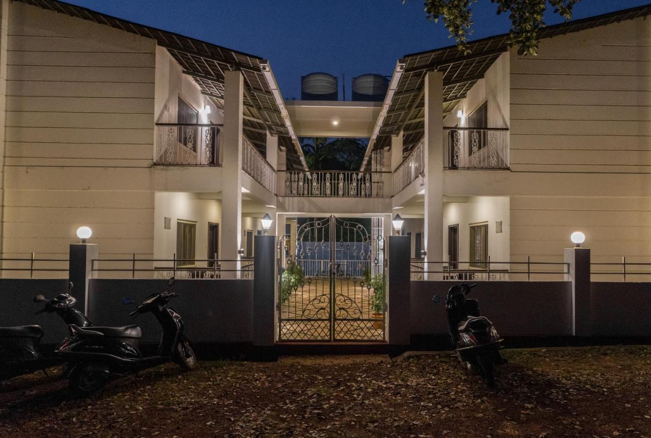 Marine Studios Le Pension Candolim Exterior foto